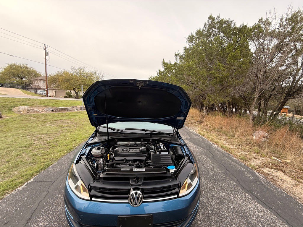 2015 Volkswagen Golf Image 28