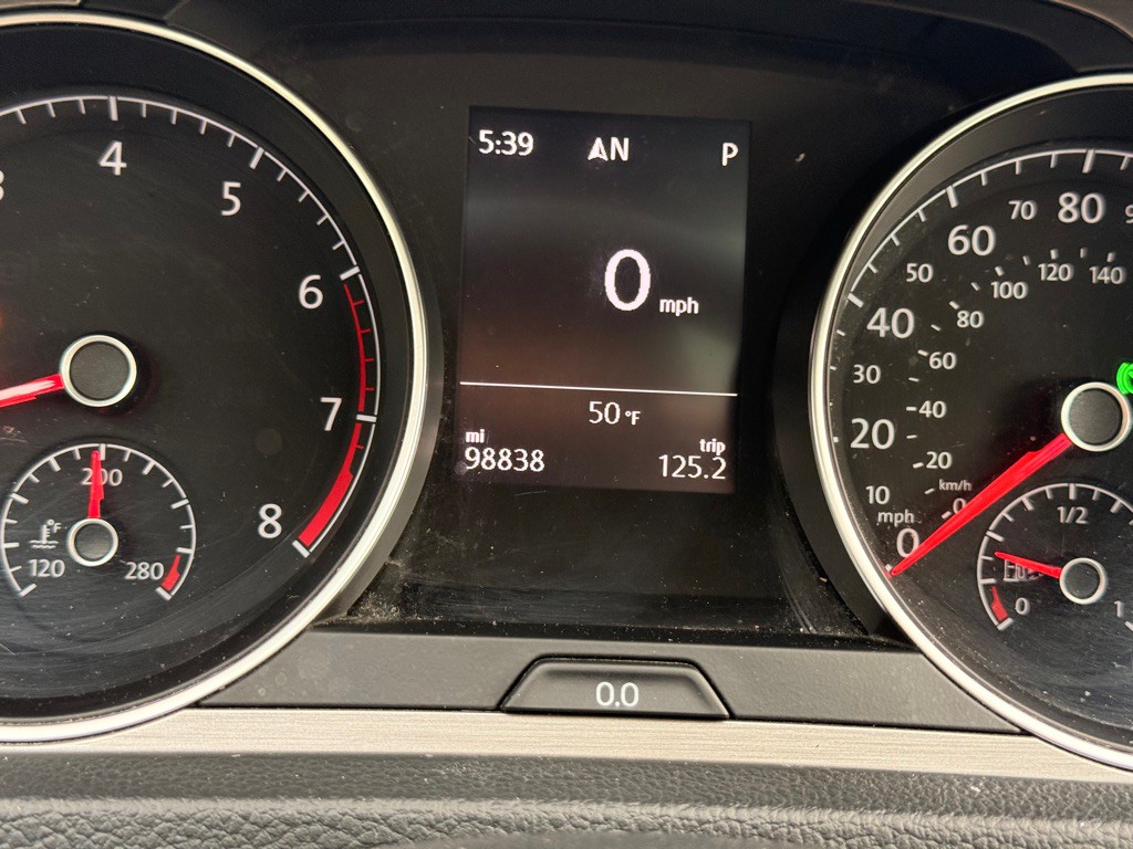 2015 Volkswagen Golf Image 36