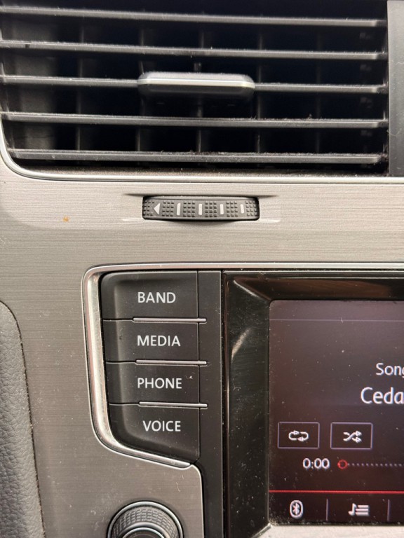 2015 Volkswagen Golf Image 41