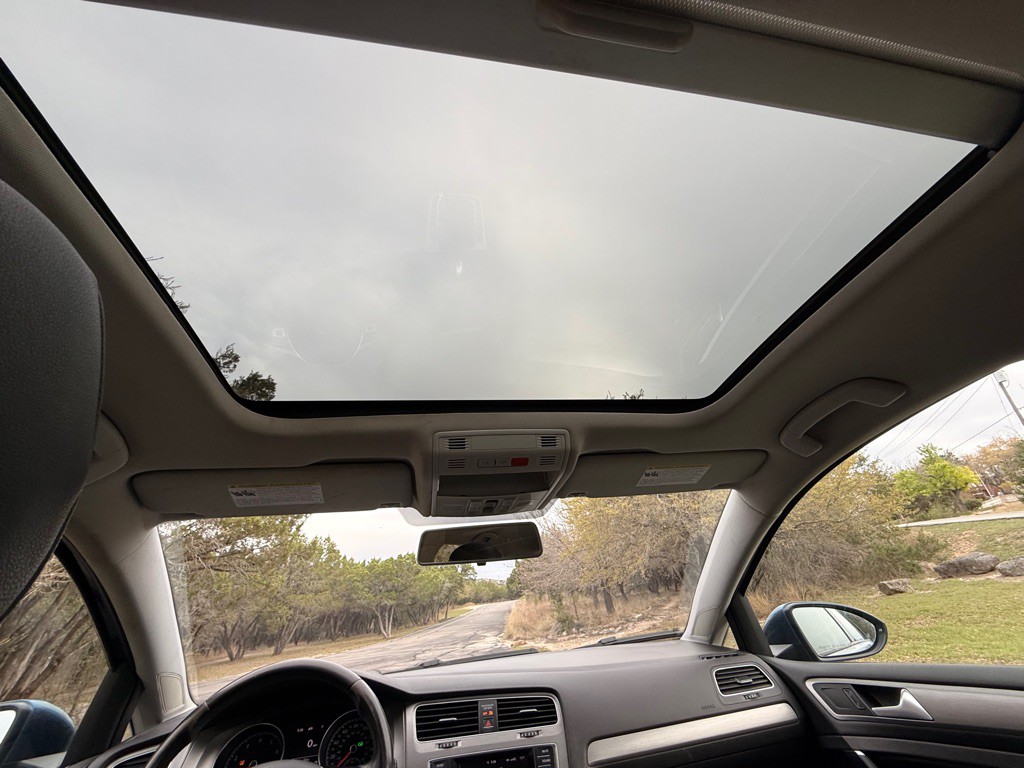 2015 Volkswagen Golf Image 43