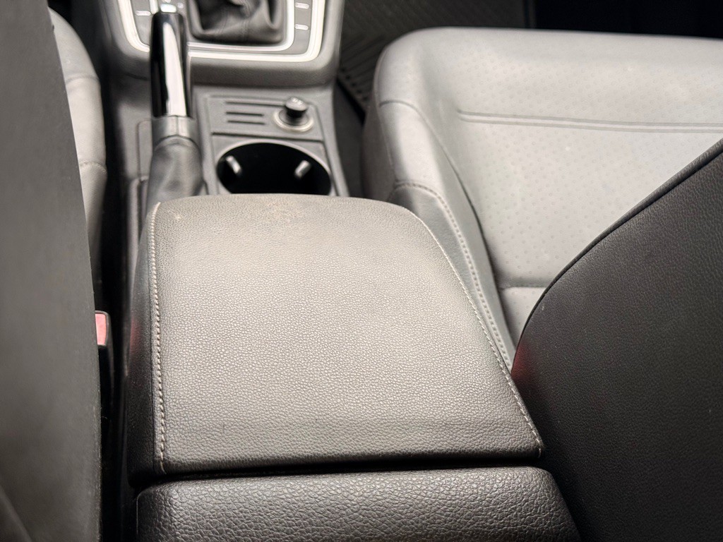 2015 Volkswagen Golf Image 45