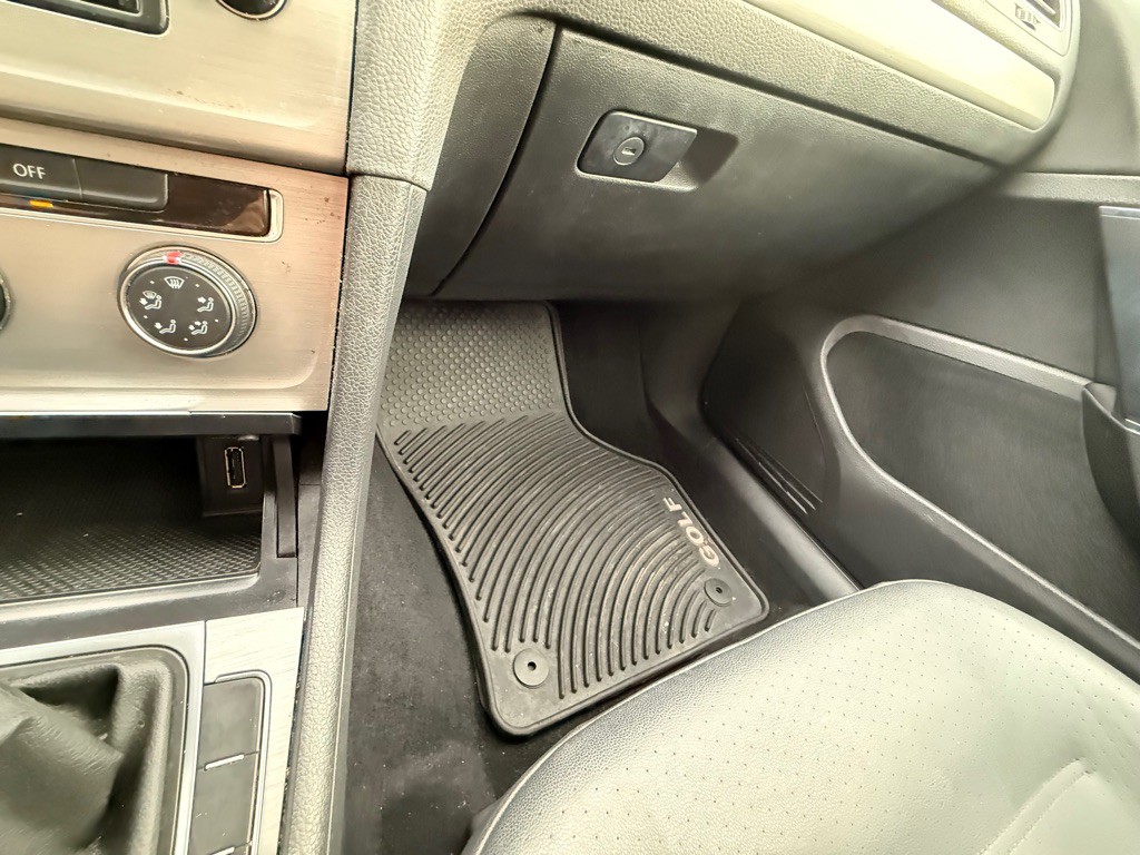 2015 Volkswagen Golf Image 59