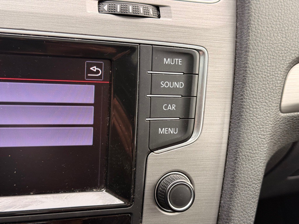 2015 Volkswagen Golf Image 64