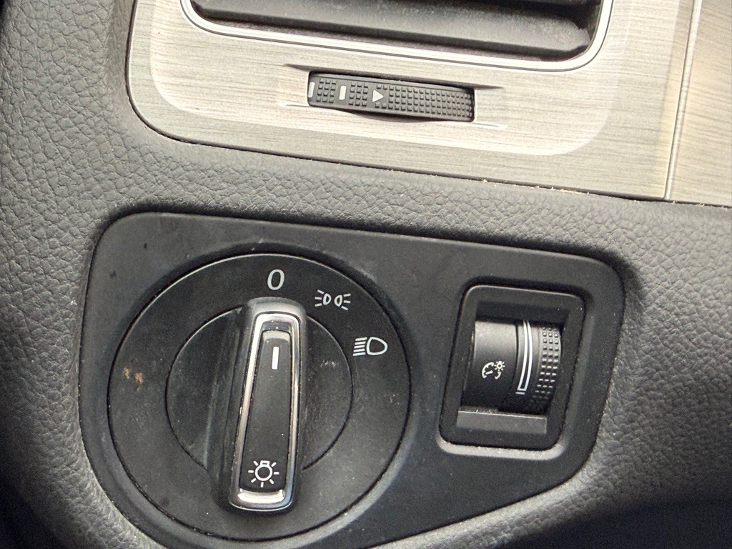 2015 Volkswagen Golf Image 72