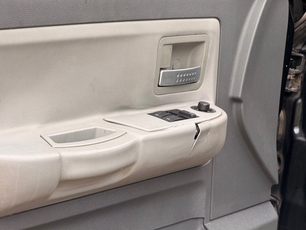 2006 Dodge Dakota Image 19