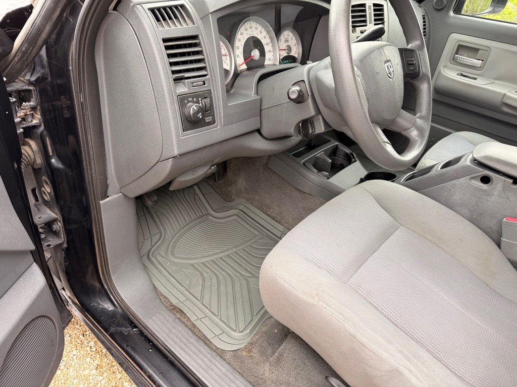 2006 Dodge Dakota Image 32