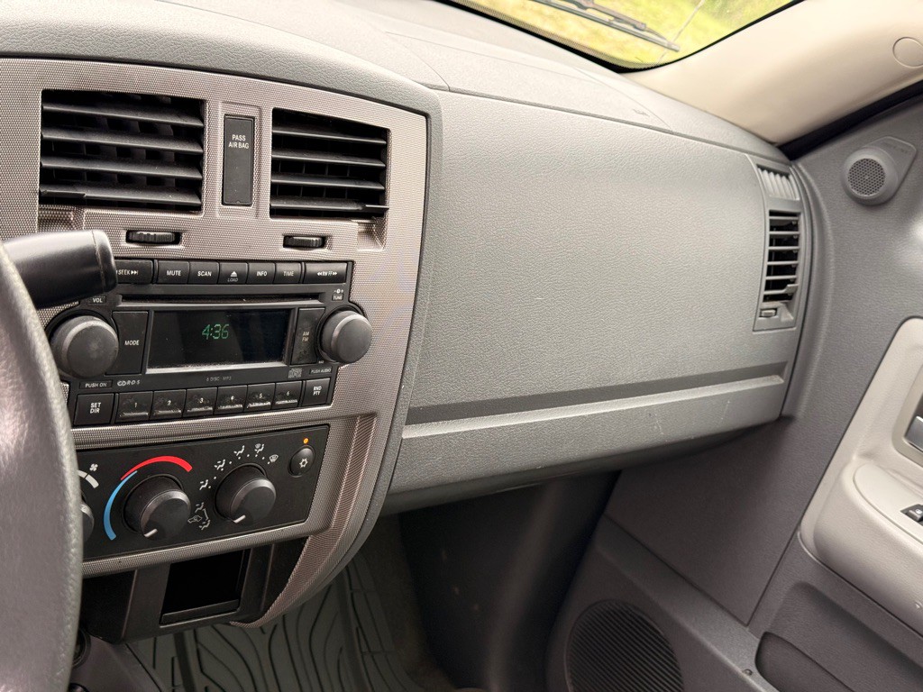 2006 Dodge Dakota Image 34