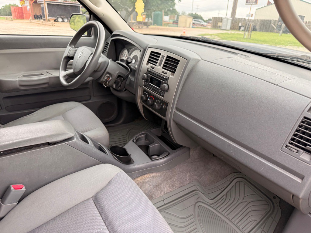 2006 Dodge Dakota Image 46