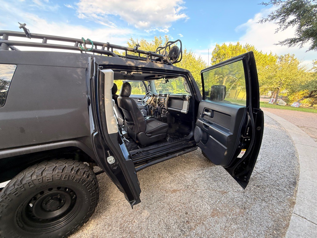 2010 Toyota FJ Cruiser Image 11