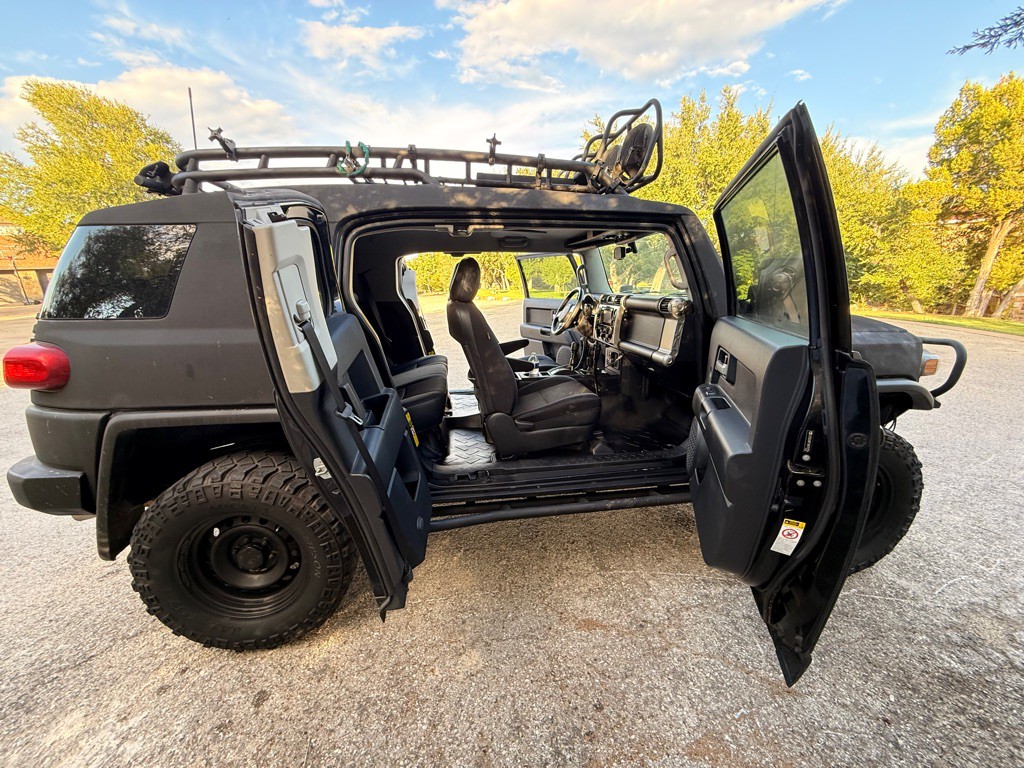 2010 Toyota FJ Cruiser Image 12