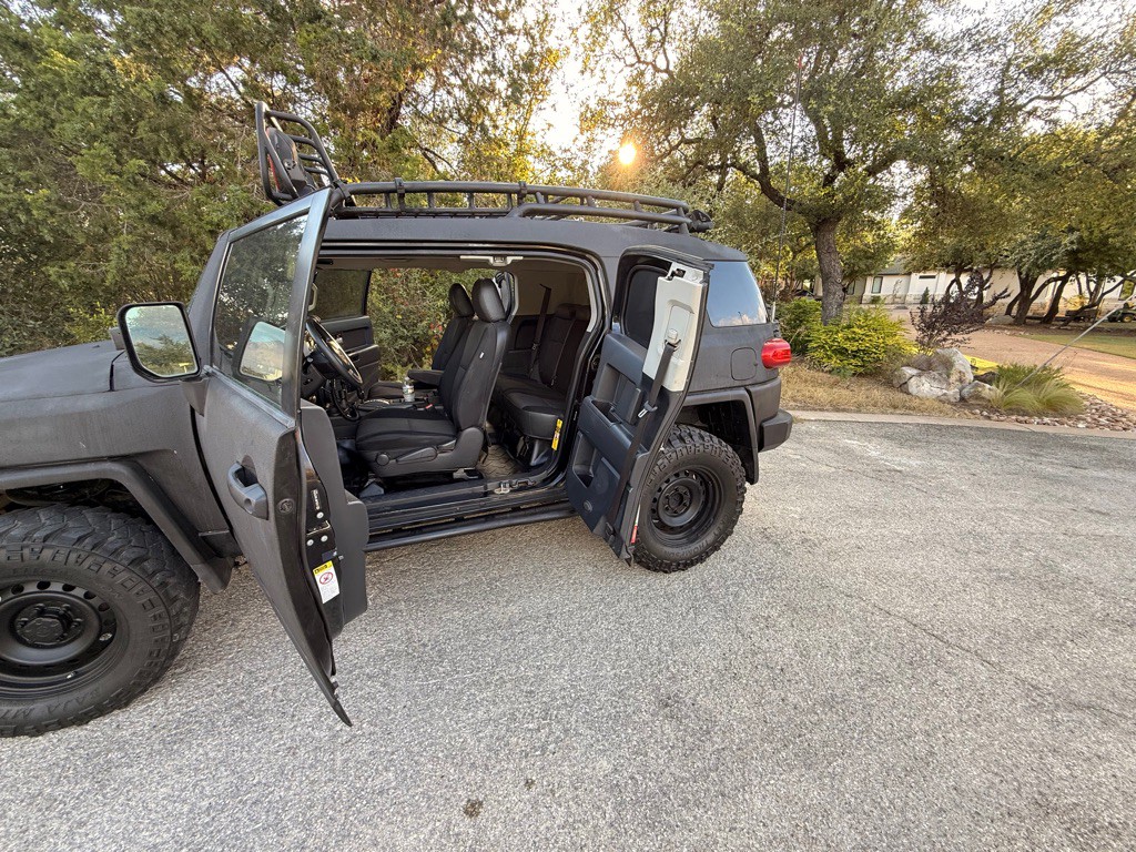 2010 Toyota FJ Cruiser Image 14