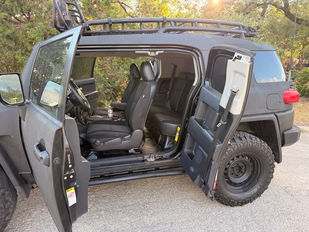 2010 Toyota FJ Cruiser Image 15