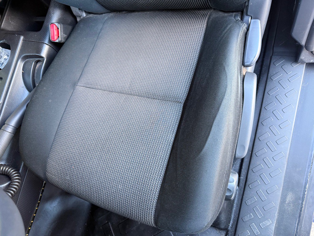 2010 Toyota FJ Cruiser Image 32
