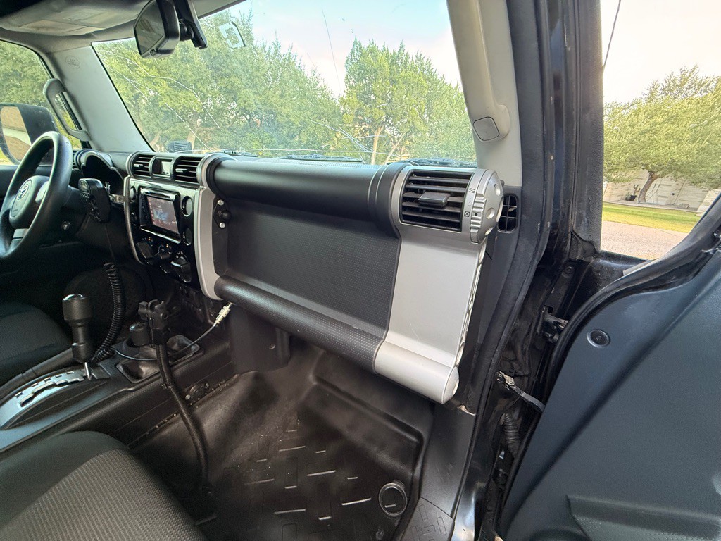 2010 Toyota FJ Cruiser Image 39