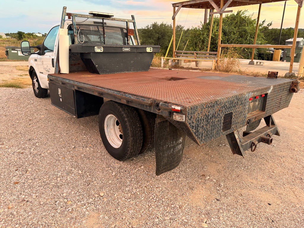 2002 Ford F-350 Image 11