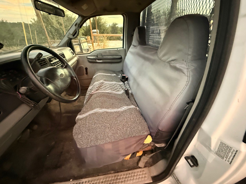 2002 Ford F-350 Image 21
