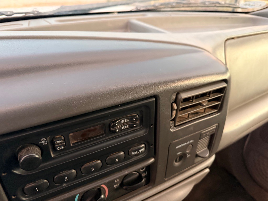 2002 Ford F-350 Image 27