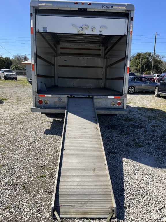 2006 Ford Econoline Image 8