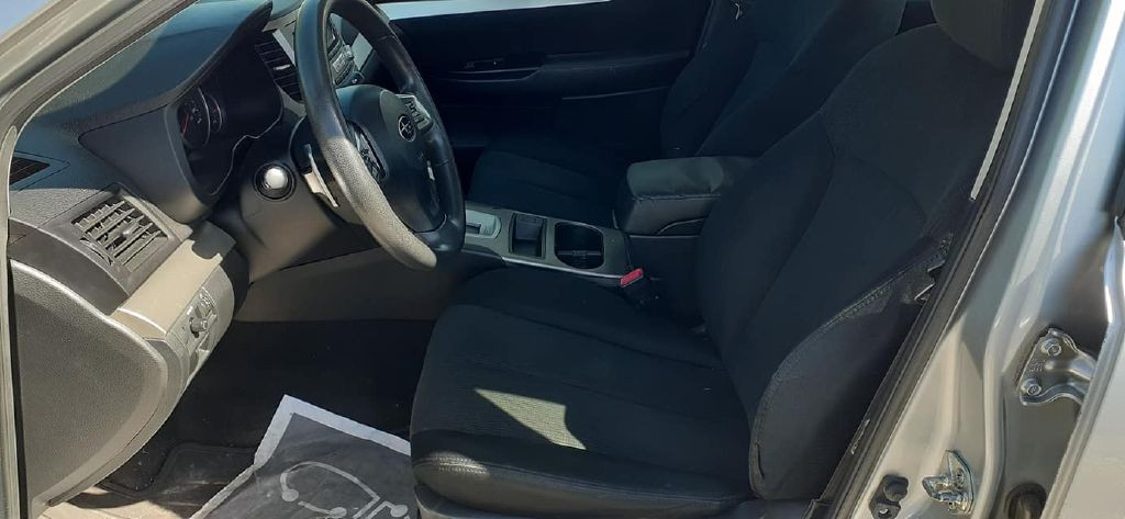 2013 Subaru Legacy Image 5