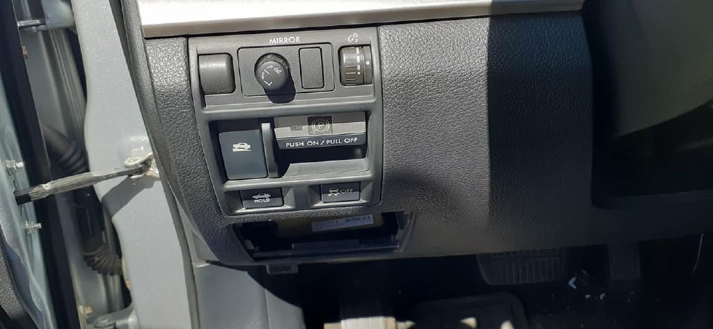 2013 Subaru Legacy Image 11