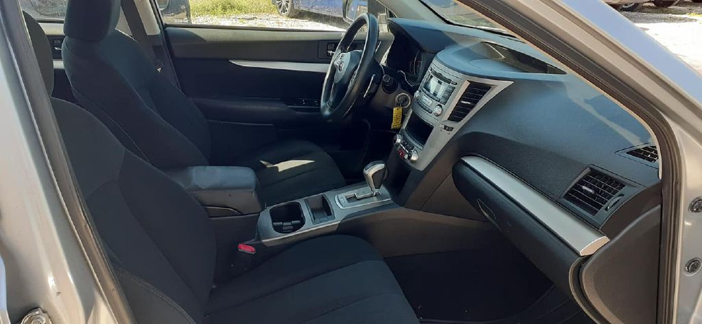 2013 Subaru Legacy Image 12