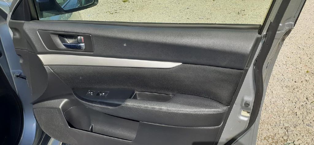 2013 Subaru Legacy Image 14