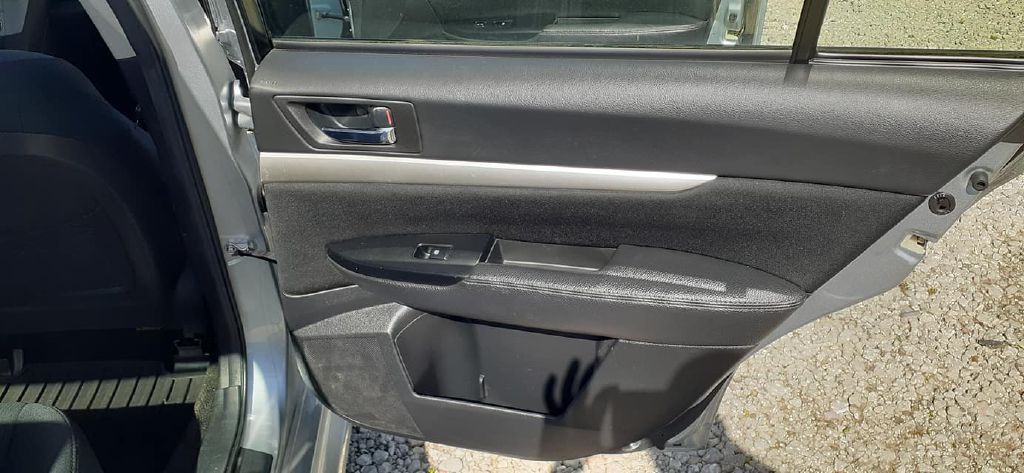 2013 Subaru Legacy Image 15