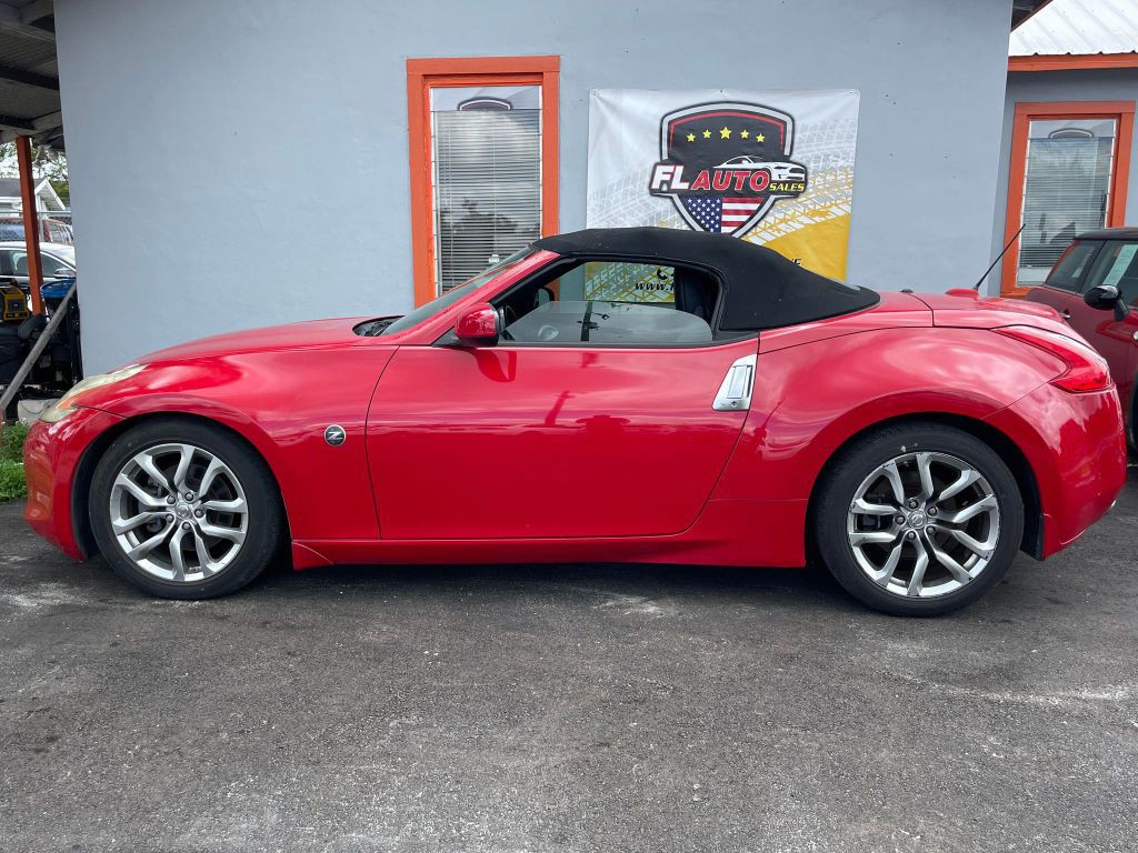 2012 Nissan 370Z Image 8