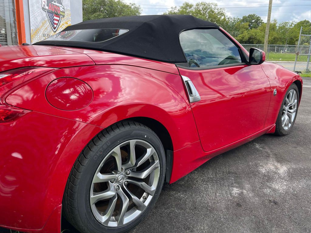 2012 Nissan 370Z Image 10