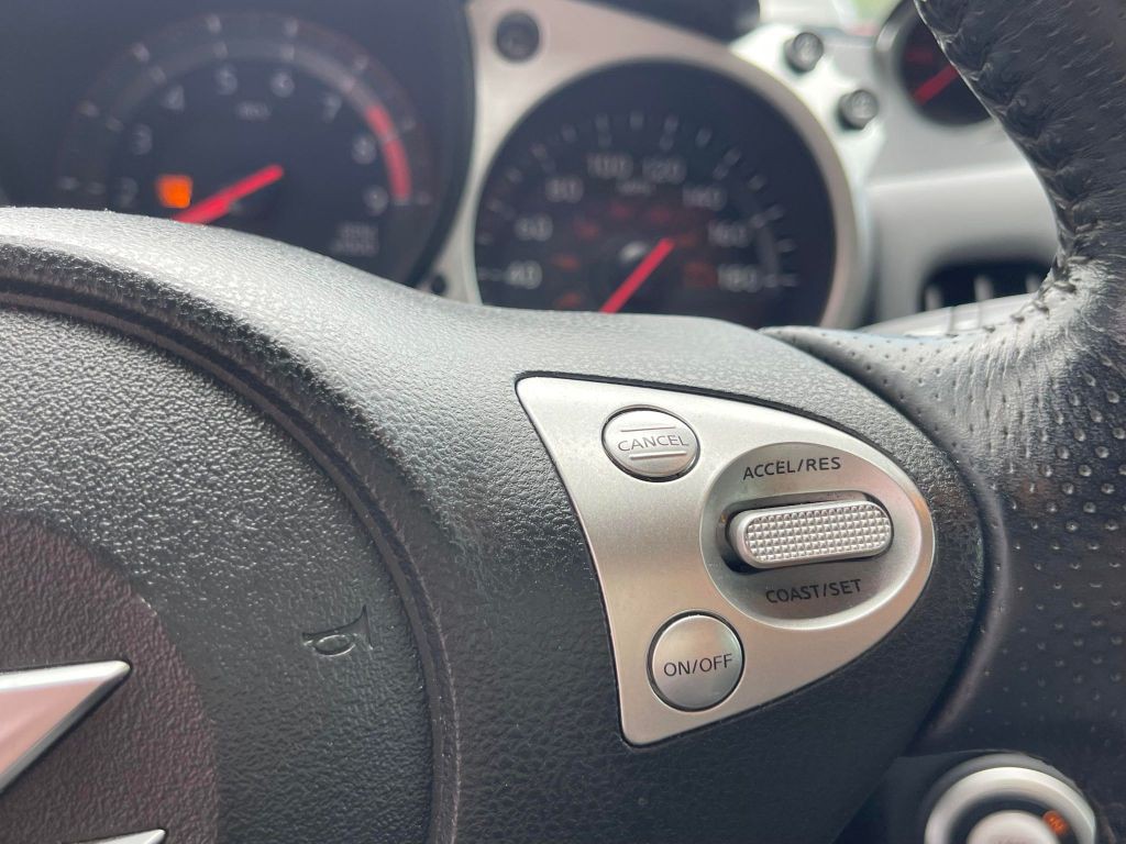 2012 Nissan 370Z Image 25