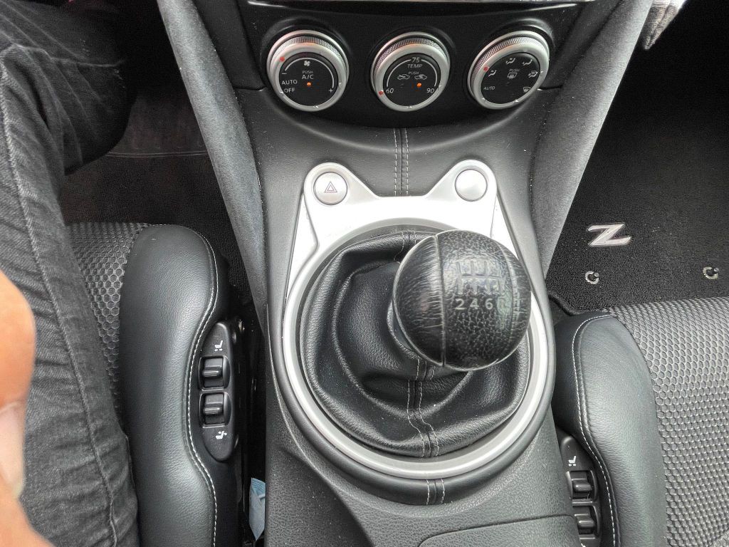 2012 Nissan 370Z Image 31