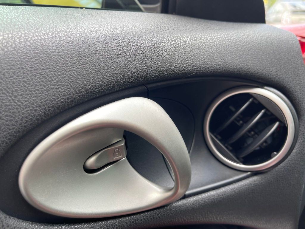 2012 Nissan 370Z Image 32