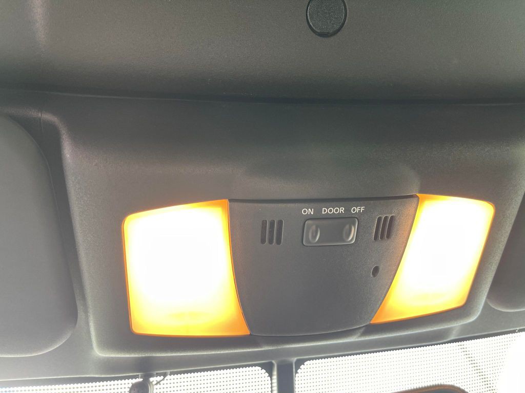 2012 Nissan 370Z Image 34