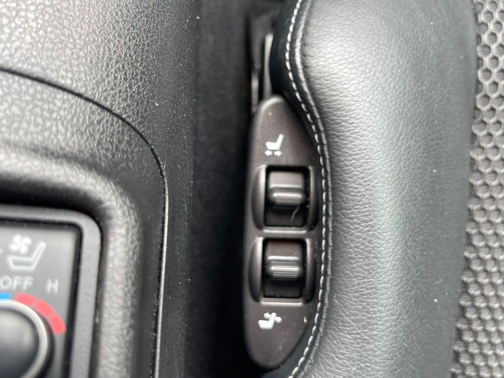 2012 Nissan 370Z Image 36