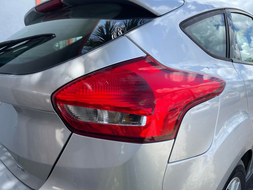 2016 Ford Focus Image 8