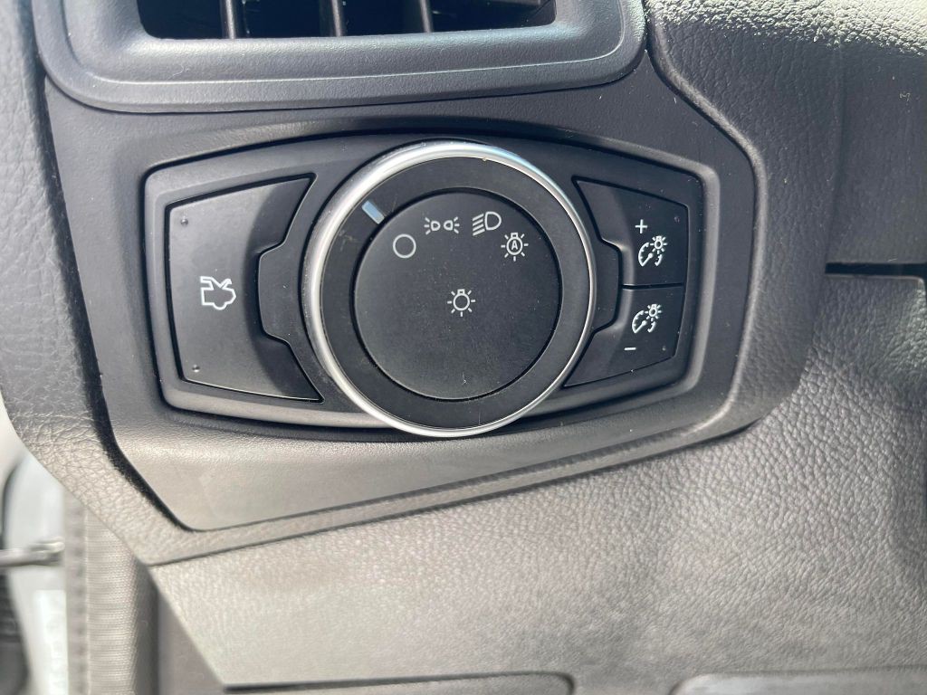 2016 Ford Focus Image 9