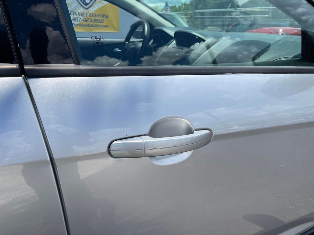 2016 Ford Focus Image 11