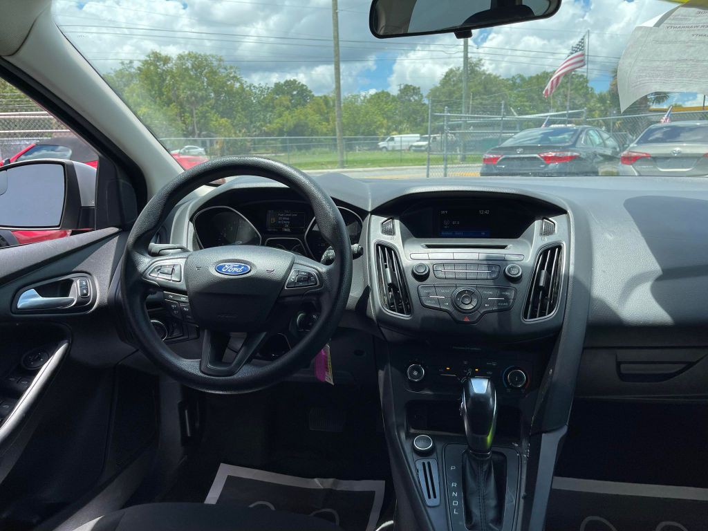 2016 Ford Focus Image 12