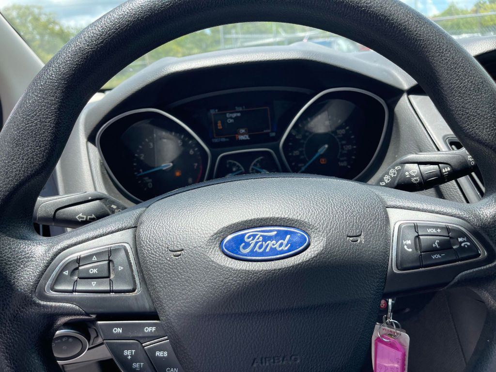 2016 Ford Focus Image 14