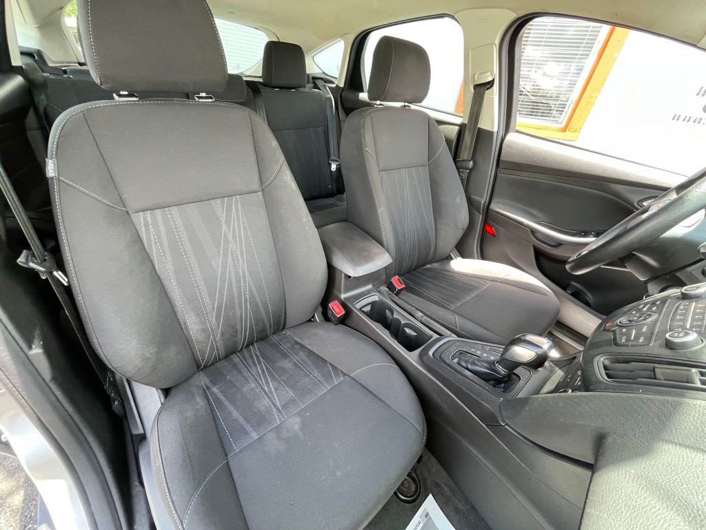 2016 Ford Focus Image 17