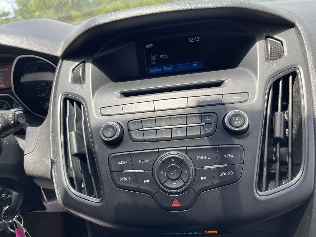 2016 Ford Focus Image 26