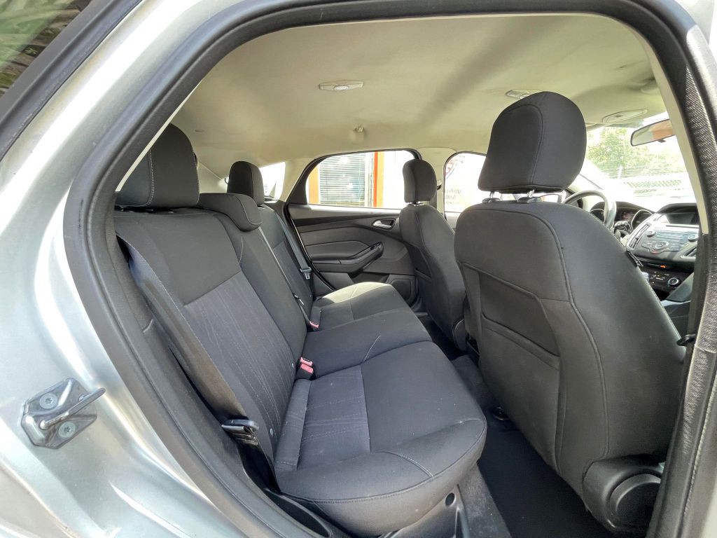 2016 Ford Focus Image 28