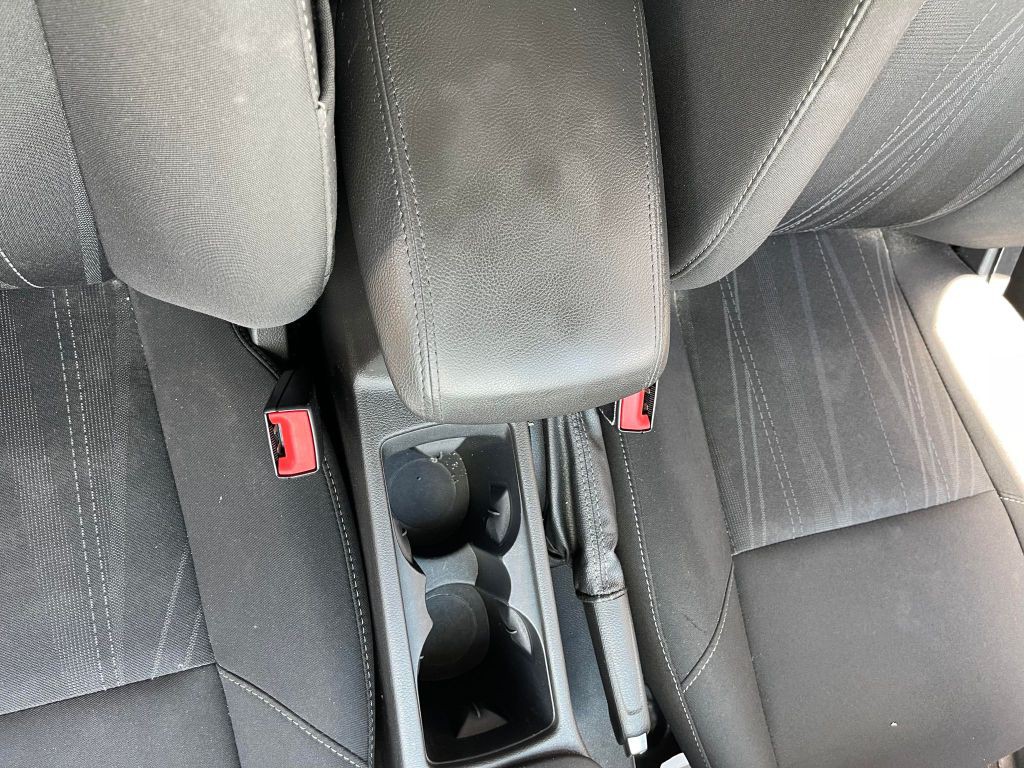 2016 Ford Focus Image 29