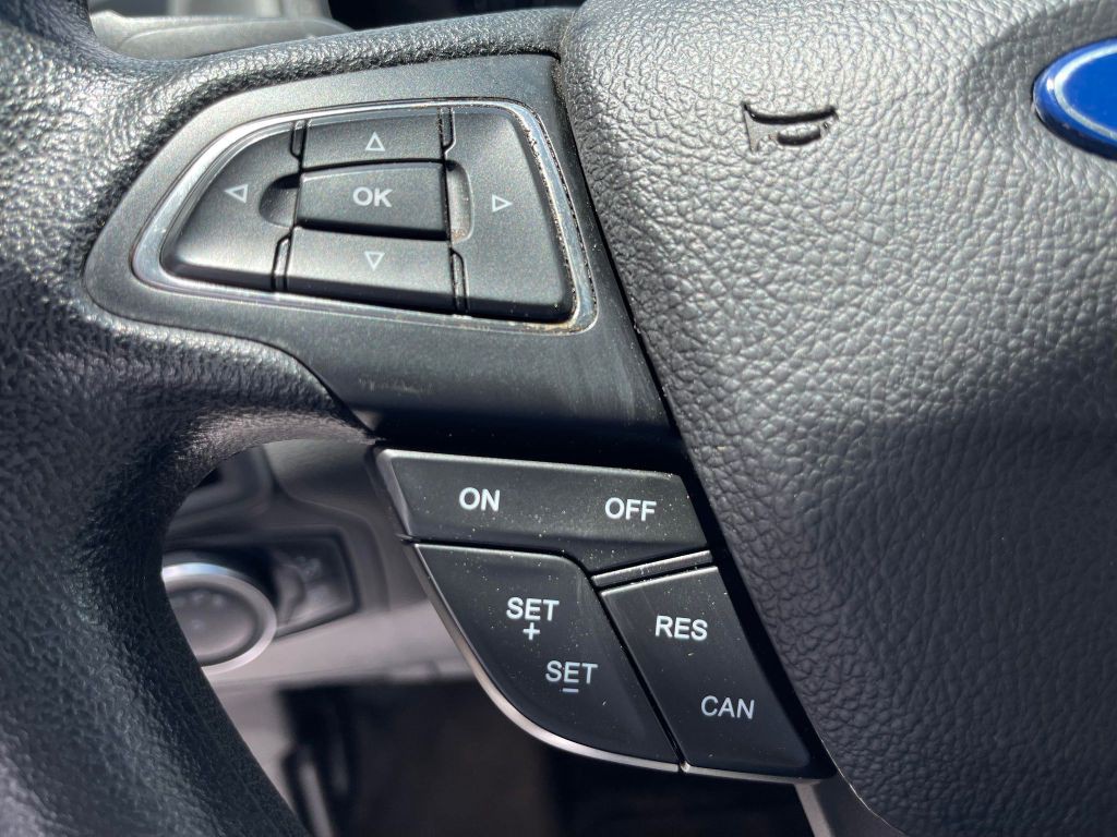 2016 Ford Focus Image 31