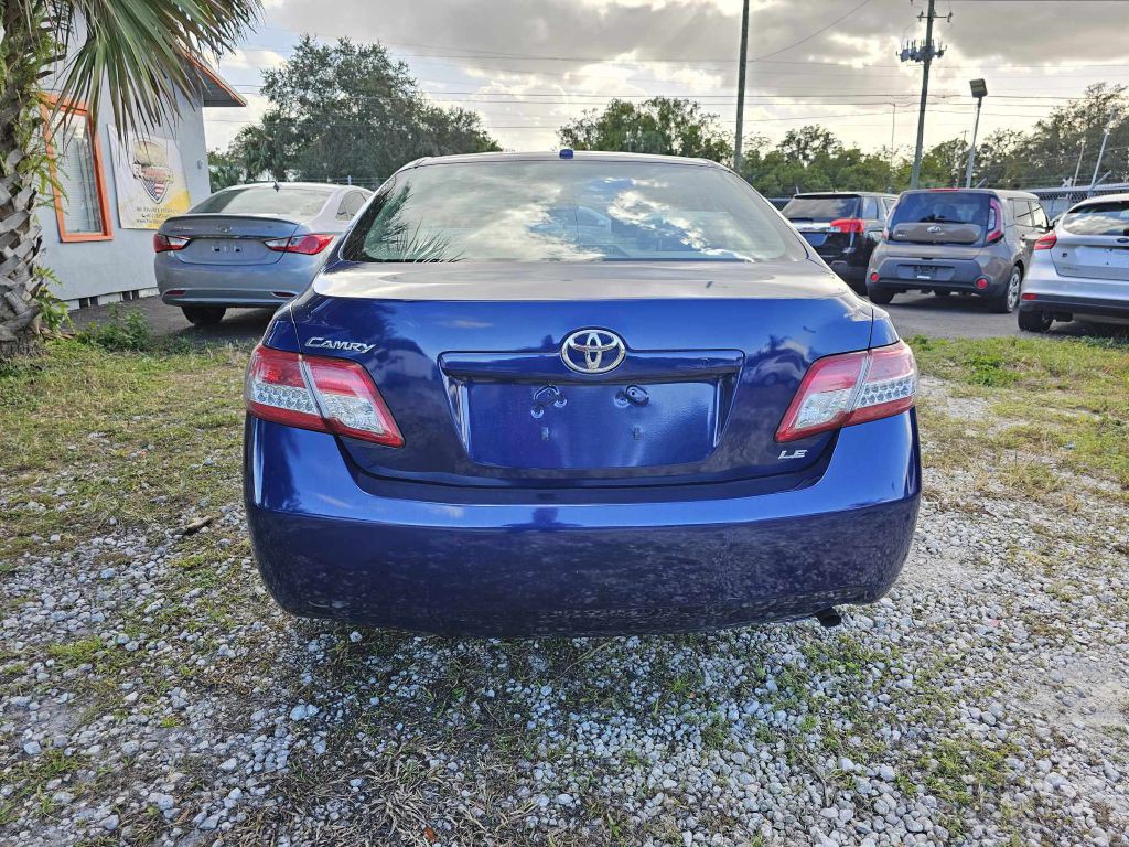 2010 Toyota Camry Image 3
