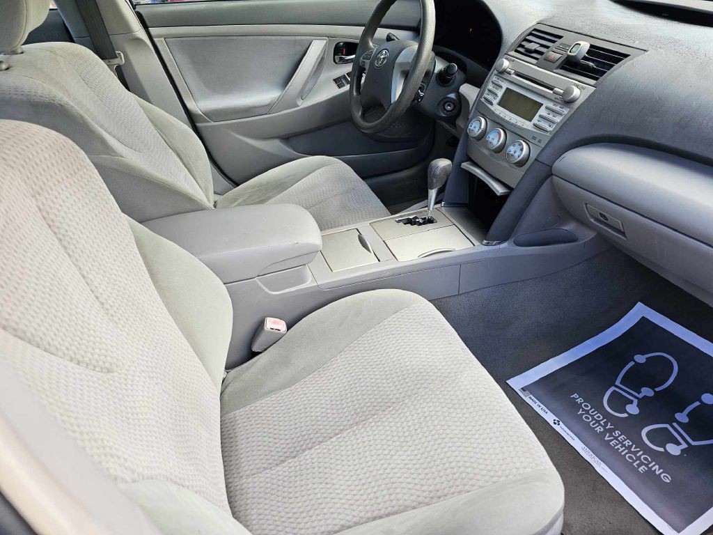 2010 Toyota Camry Image 4