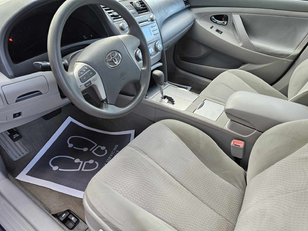 2010 Toyota Camry Image 12