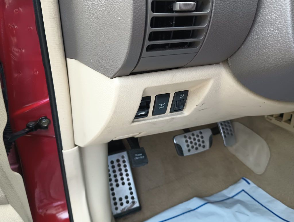 2005 INFINITI G35 Image 9