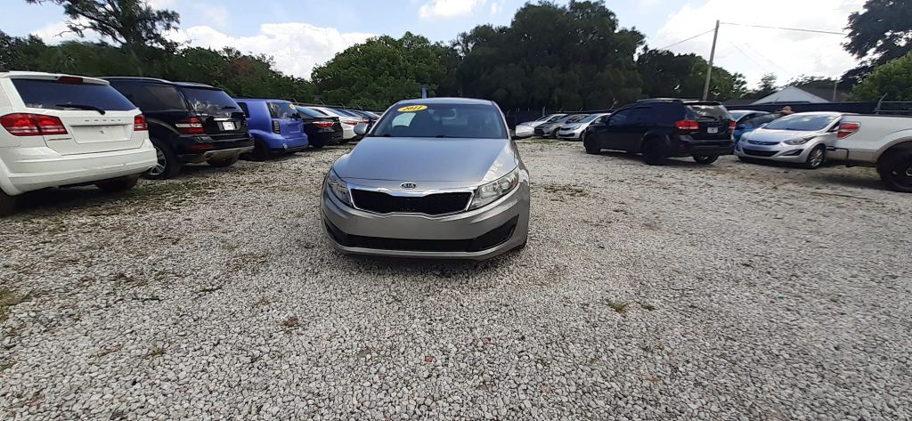 2011 Kia Optima Image 2