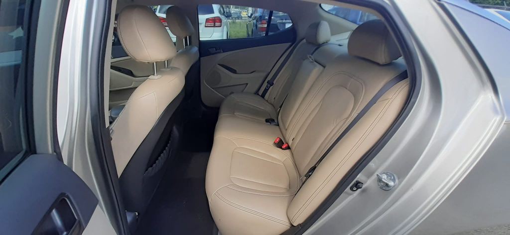 2011 Kia Optima Image 6